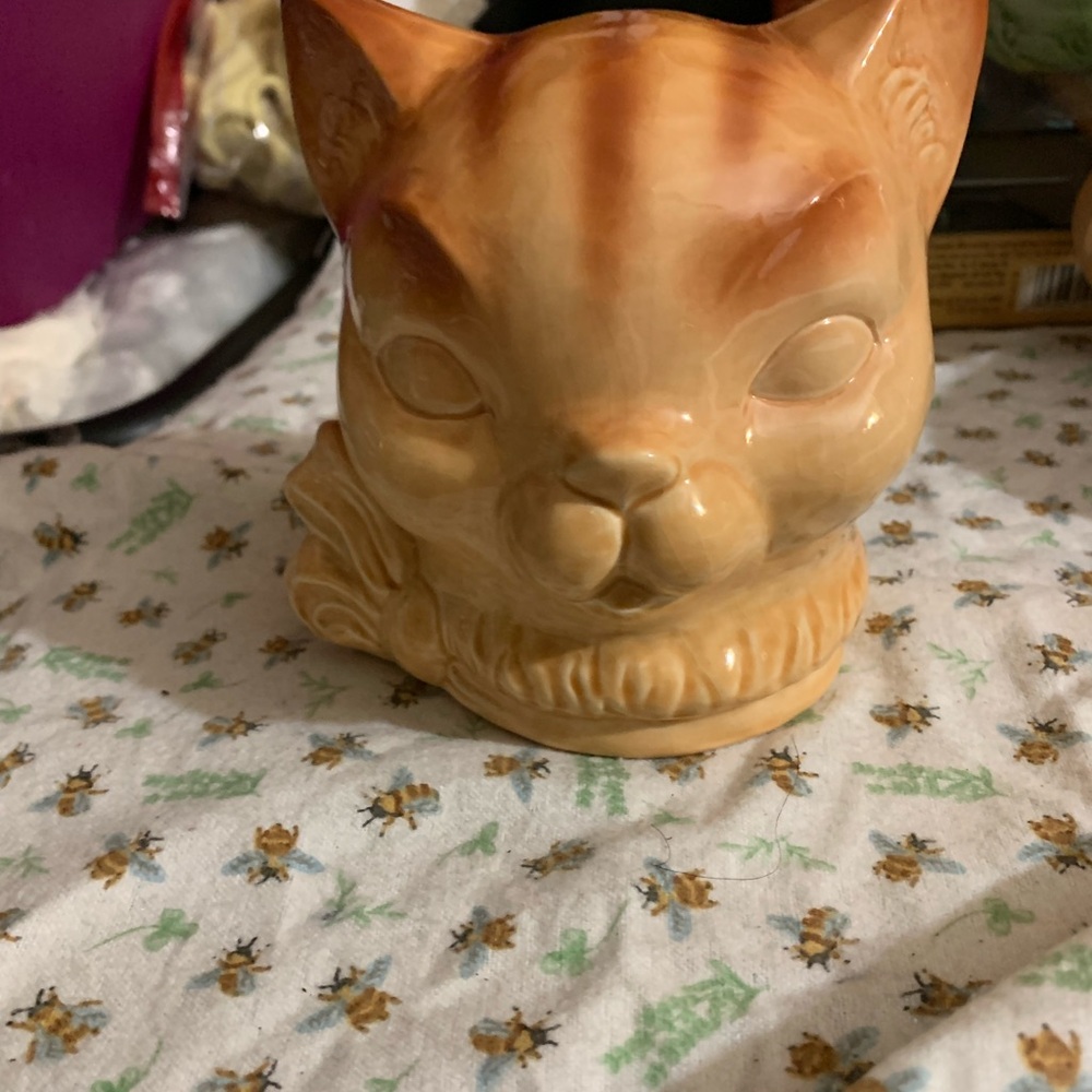 Vintage Ceramic Cat Bank Figurine - Tan (New) never used